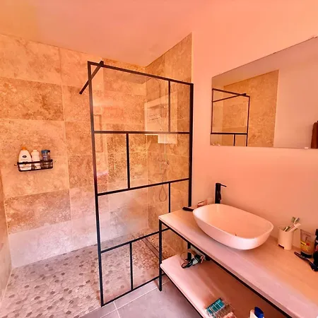 Cosy Avec Piscine A *